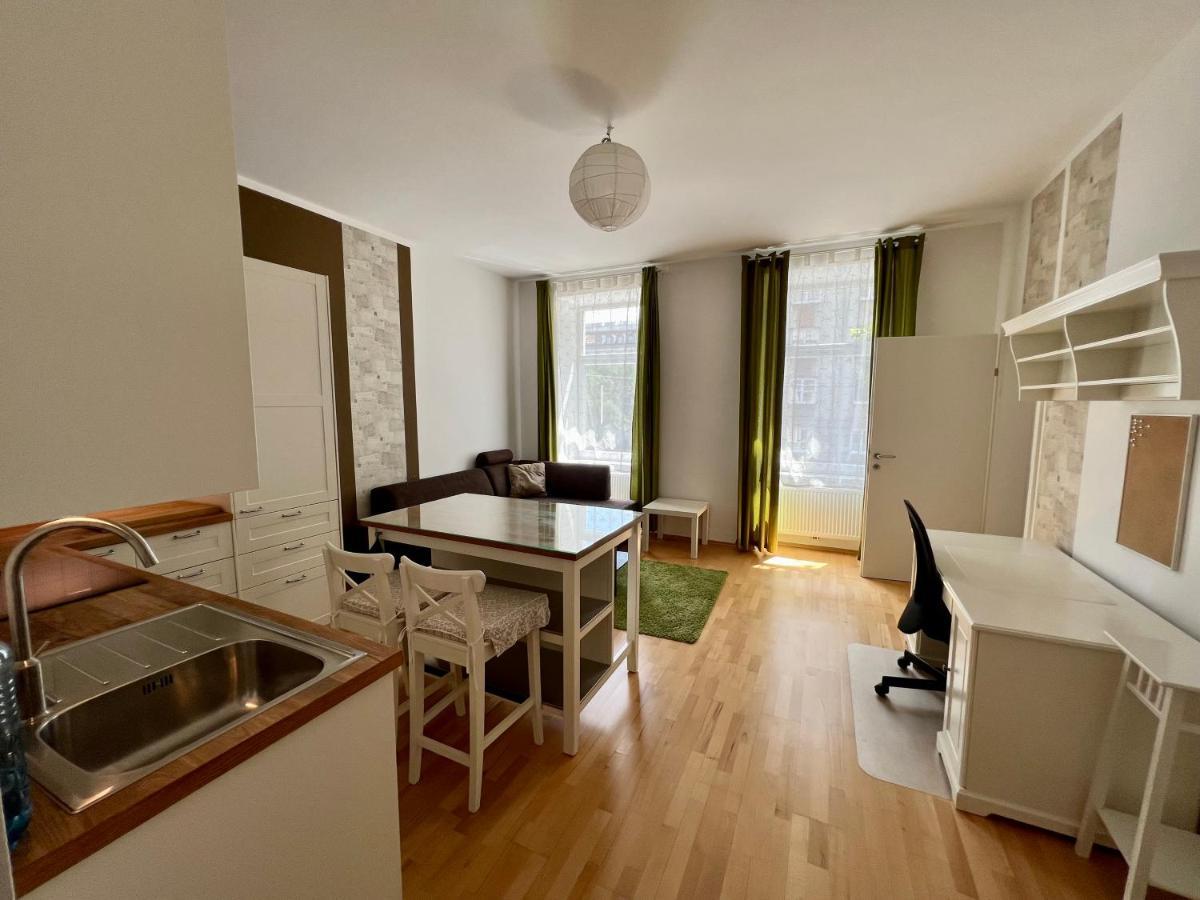 Cozy 2-Room Apartment Вена Экстерьер фото